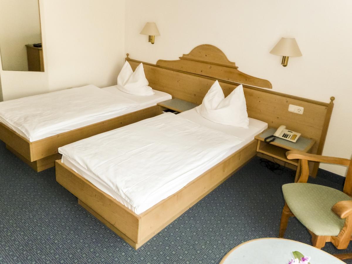 Hotel Zur Werra Schmalkalden Εξωτερικό φωτογραφία